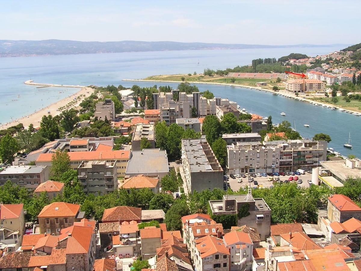 Natali Lägenhet Omiš Exteriör bild